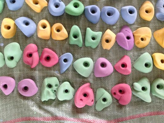 Entertainment Equipment Gym Climbing Walls 100 Passenger 8-63 Old Age